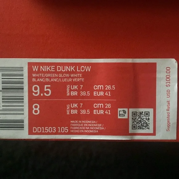 Nike Dunk Low Green Glow (women’s). Sz.9.5W. Original box. Used once/clean